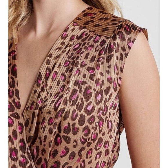Express Women Brown Leopard Pleated V-Neck Cocktail Dress Medium NWT - Picture 3 of 10